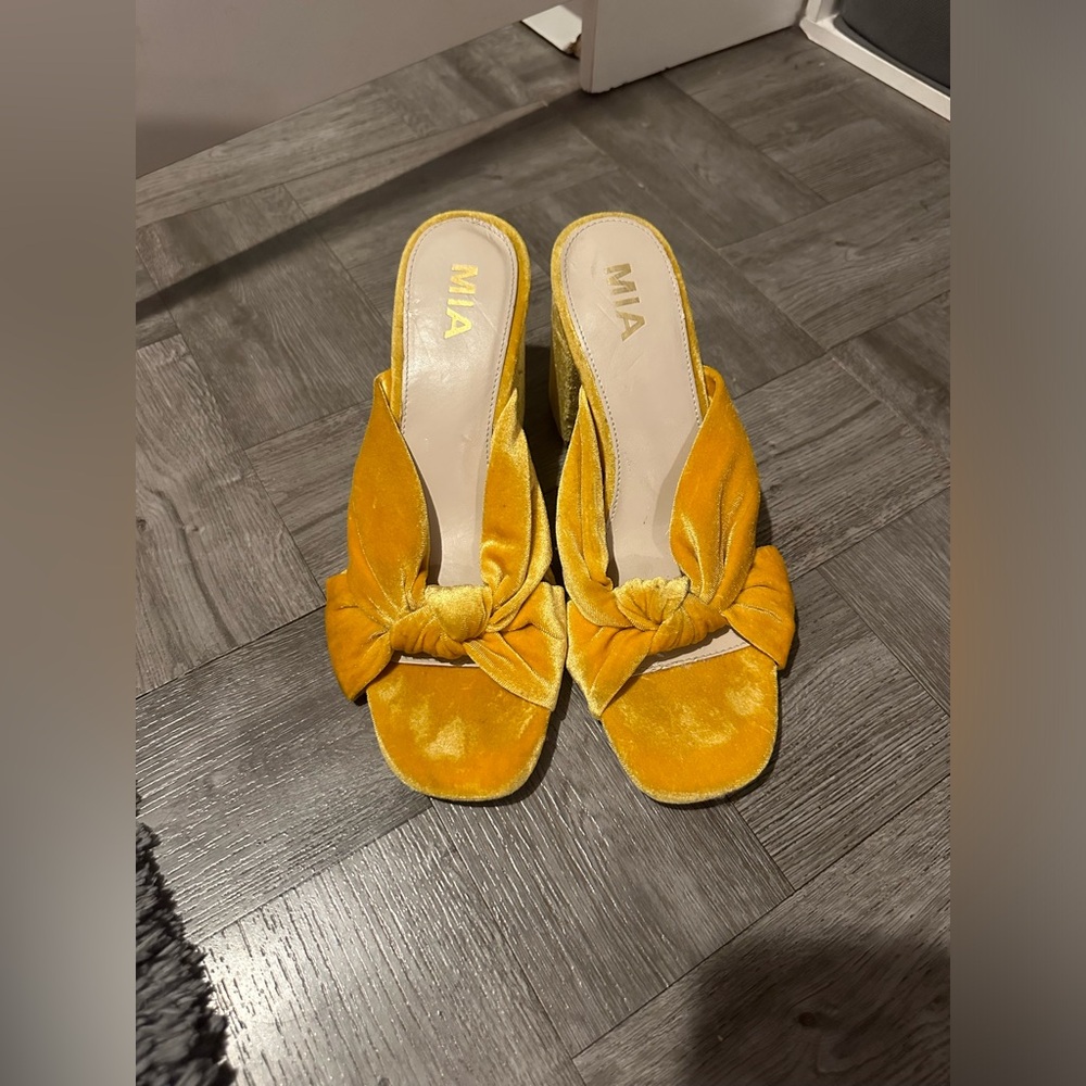 MIA heels size 8.5